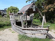 Spielplatz am Althäger Hafen - Spielschiff mit Kletternetz