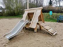 Spielplatz in Ahrenshoop Ortsmitte - Kleinkindrutsche