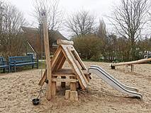 Spielplatz in Ahrenshoop Ortsmitte - Buddeleimer