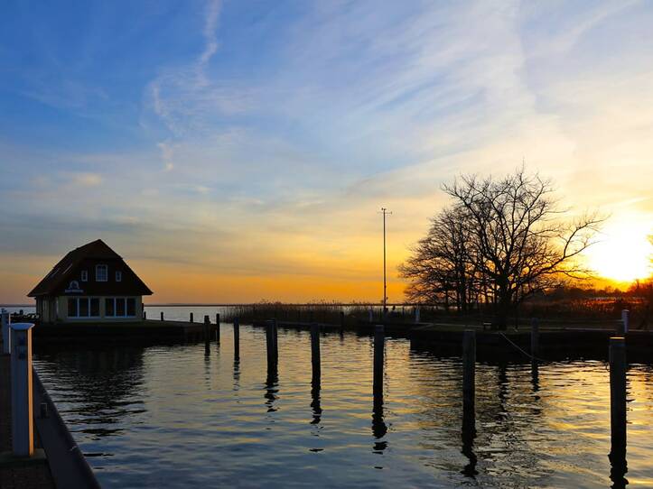 Born a. Darß - Bodden am Hafen