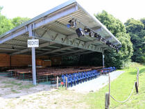 Darßfestspiele - überdachte Zuschauerplätze