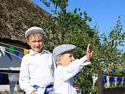 Umzug - 125 Jahre Tonnenbund in Born a. Darß