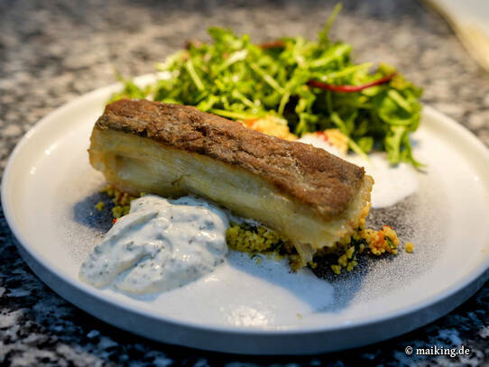 Mühle Born: Hauptgericht · Fisch auf Couscoussalat mit Ricolasalat