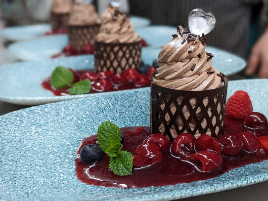 Mühle Born: Nachspeise · Schokoladentörtchen mit Fruchtspiegel