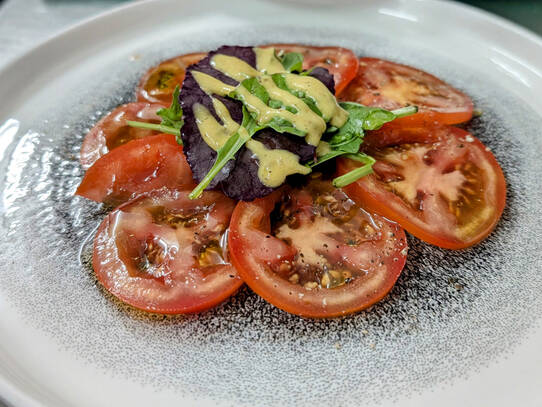 Mühle Born: Vorspeise · Tomaten-Gazpacho