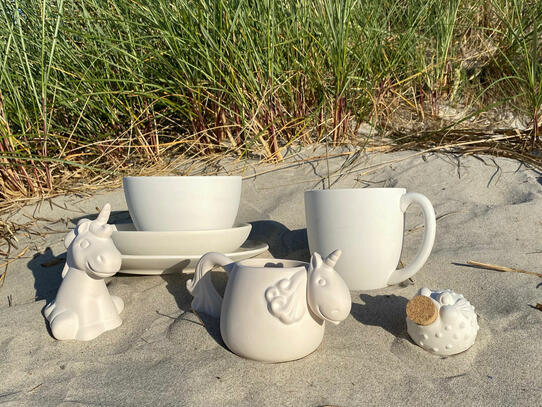 Keramik selber bemalen auf dem Tonnenabschlagen in Prerow