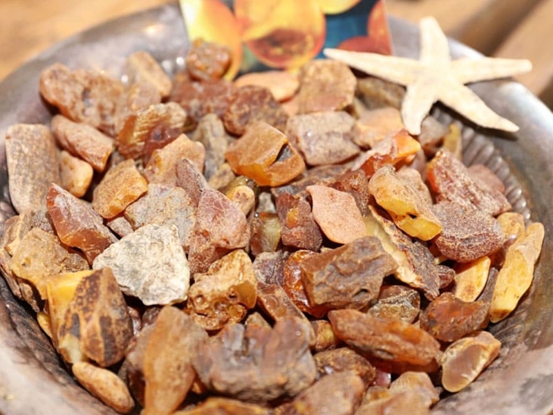 Pommernstube - Workshop - Bernstein schleifen