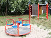 Spielplatz Dierhagen-Dorf am Hafen - Drehkarussell