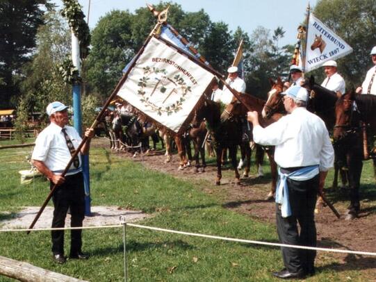 75 Jahre Bezirkstonnenabschlagen