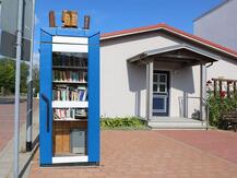 Bücherzelle direkt am Dörphus Dierhagen-Dorf