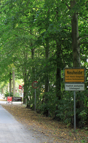 Ribnitzer Moor-Tour - Ortseingang Neuheide