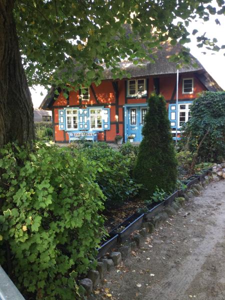 Ferienhaus Ostseebad Wustrow Denkmalgeschütztes Kapitänshaus - Ostsee-Urlaub in der Region Fischland-Darß-Zingst
