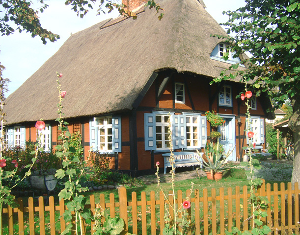 Ferienhaus Ostseebad Wustrow Denkmalgeschütztes Kapitänshaus - Ostsee-Urlaub in der Region Fischland-Darß-Zingst