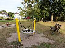 Spielplatz Prerow, am Brunnen - Nestschaukel