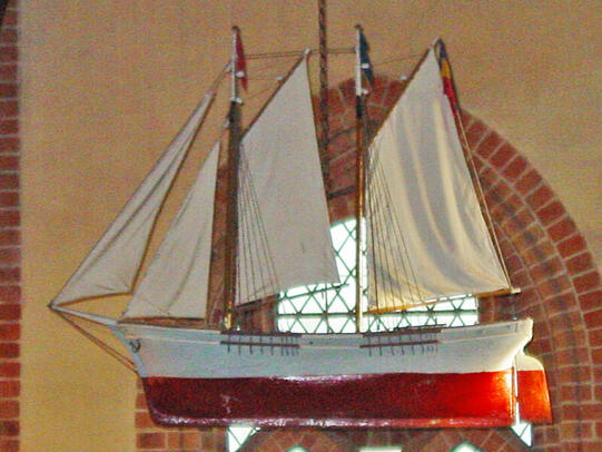 Kirche Wustrow - Modellschiff Christina