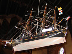 Kirche Wustrow - Modellschiff Hoffnung