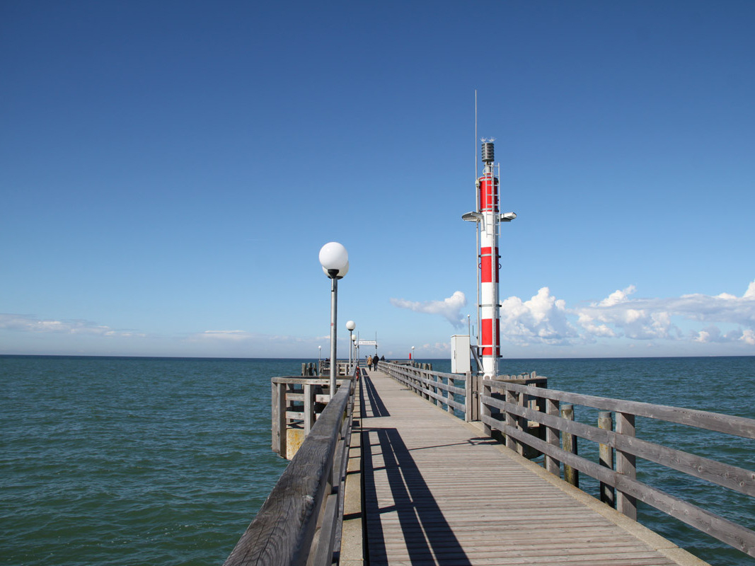 Seebrücken Fischland-Darß-Zingst: Seebrücke Wustrow auf dem Fischland