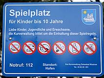 Spielplatz Wustrower Hafen - Hinweisschild