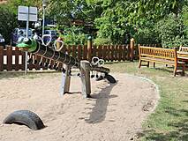 Spielplatz im Stil der Raupe Nimmersatt im Ostseebad Wustrow