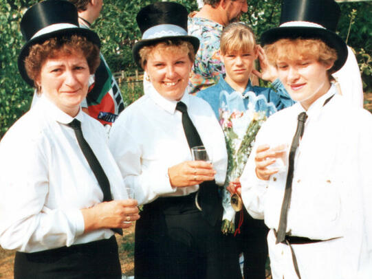 Tonnenschwestern Ilse Levien, Marita Upleggger und Gabi Kollmorgen