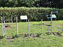 Fitness- und Spielplatz im Martha-Mühler-Grählert-Park Zingst - Kniebeugestation