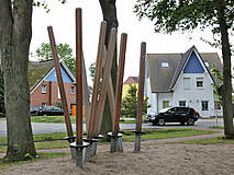 Spielplatz am Wäldchen Zingst - Kletterstangen