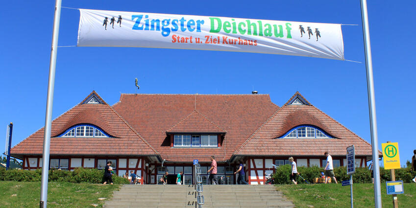 Kurhaus Zingst - Start des Zingster Deichlaufes