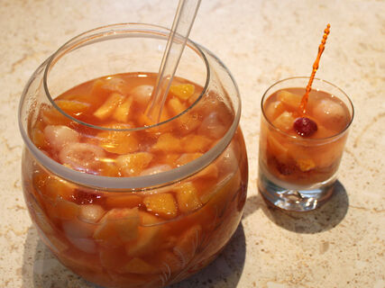 "Fressbowle" zu Silvester - Bowle mit vielen Früchten